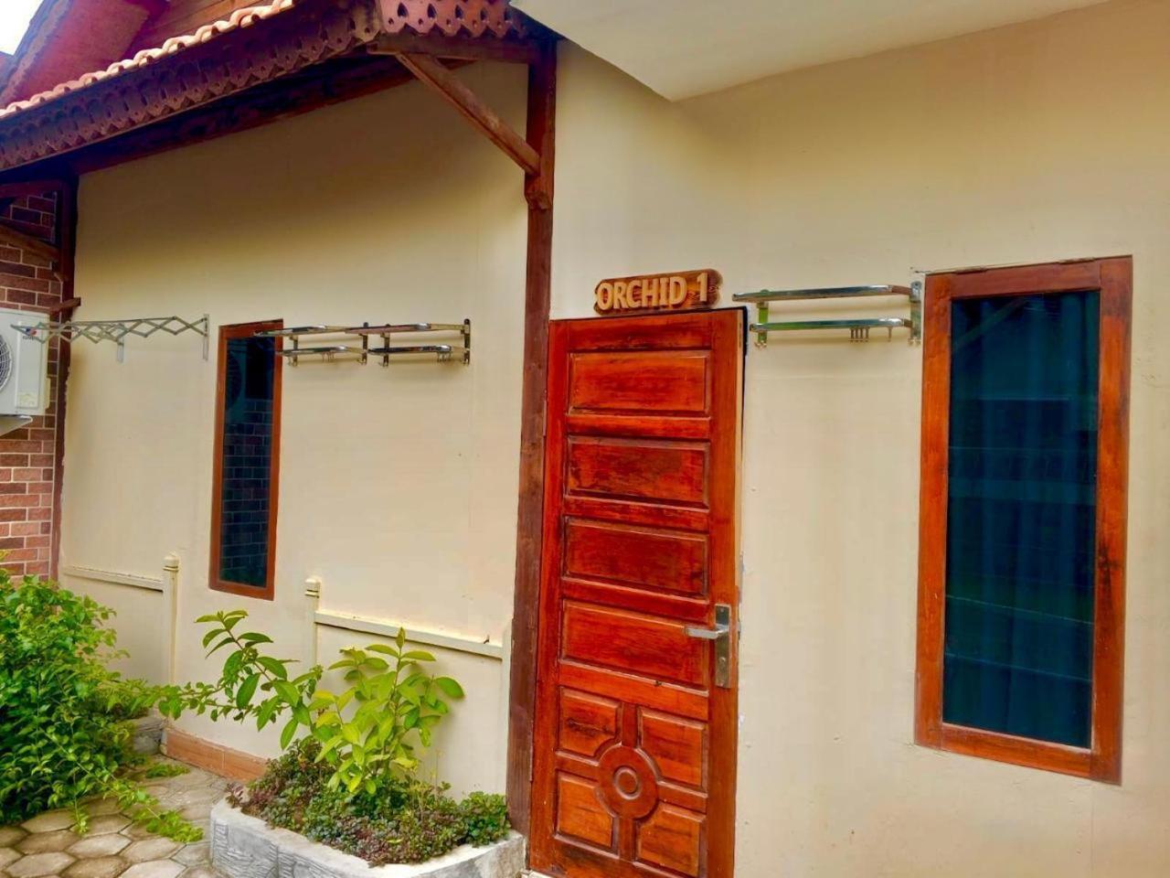 Uli Wood Villa, Jimbaran Bali - Near Gwk Buitenkant foto